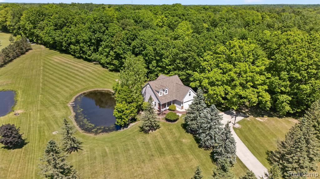 9055 Hegel Road, Goodrich Vlg, MI — Photo 54