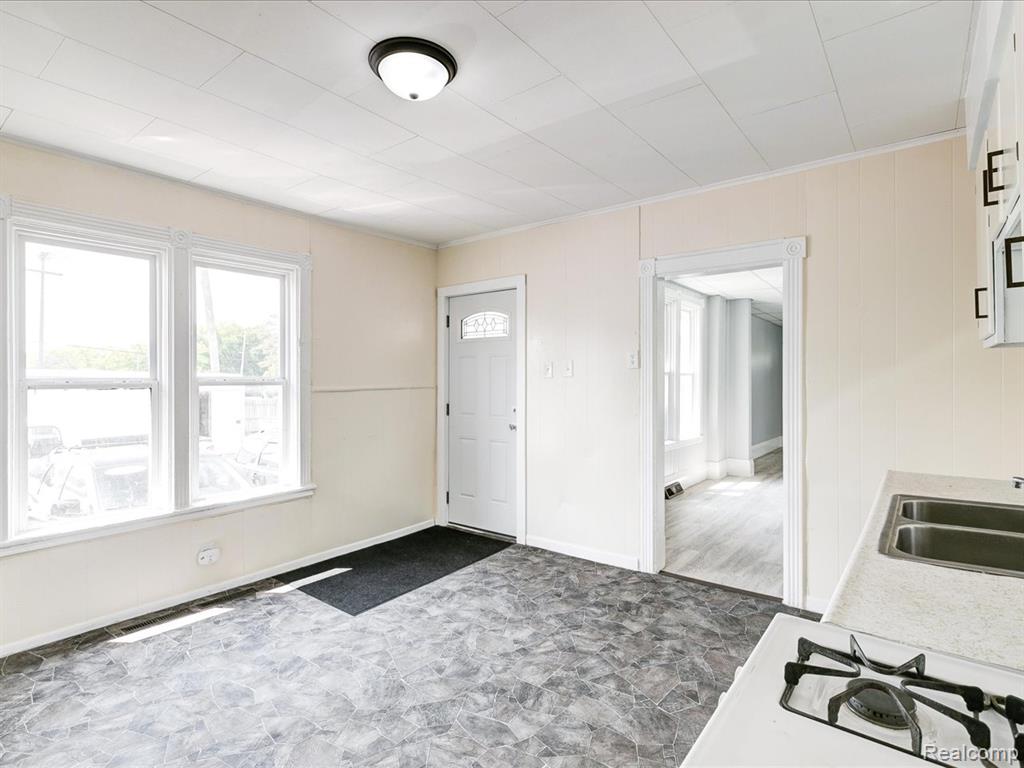 718 Superior Street, Port Huron, MI 48060 — Photo 11