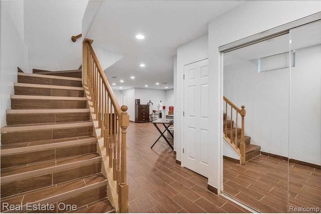 6067 N Vernon Street, Dearborn Heights, MI 48127 — Photo 40