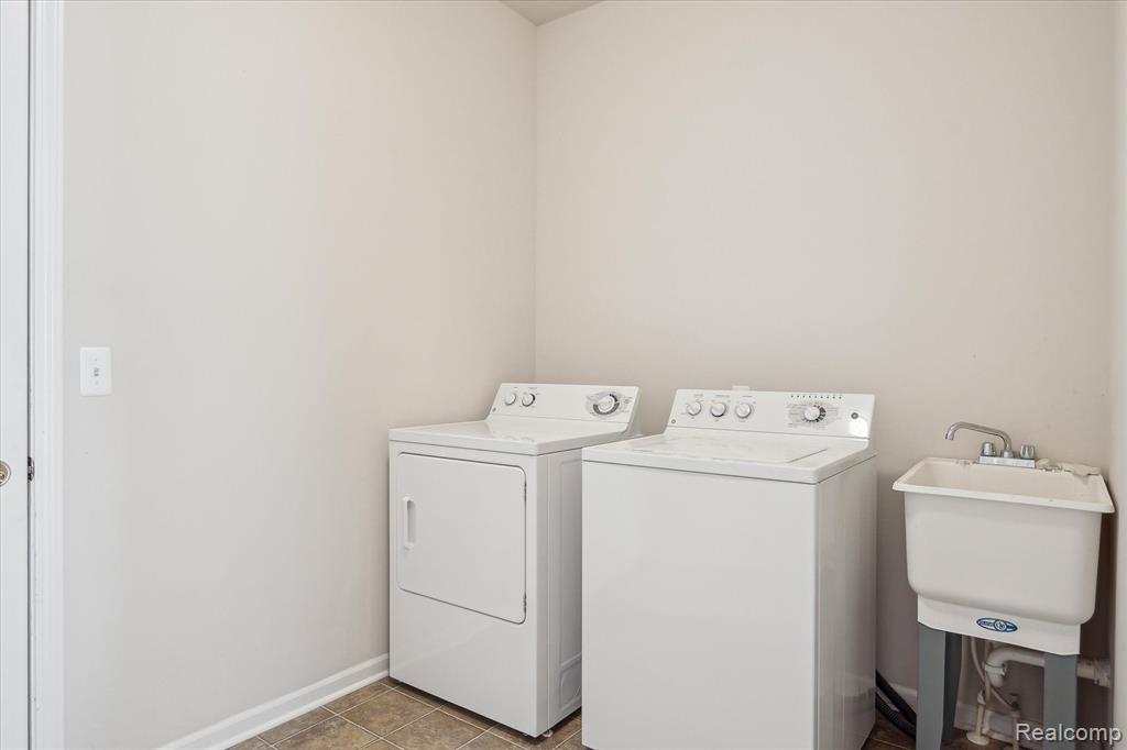 47681 SCENIC CIRCLE Drive S, 77, Canton, MI 48188 — Photo 36