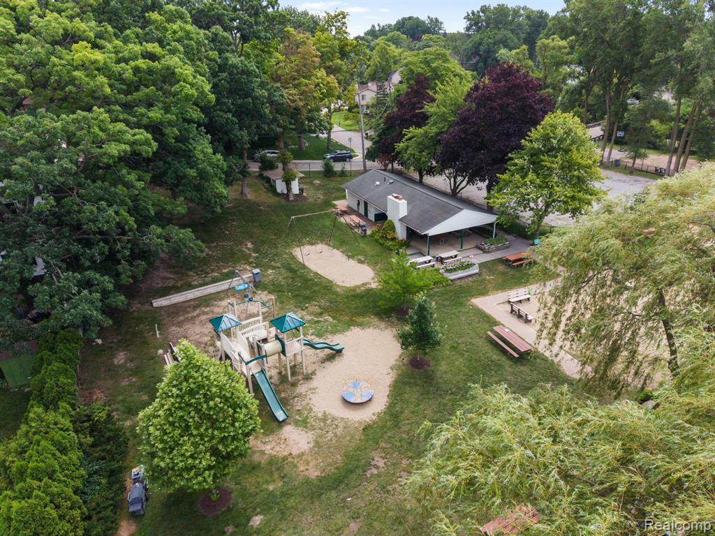 5775 Eastman Boulevard, West Bloomfield, MI 48323 — Photo 5