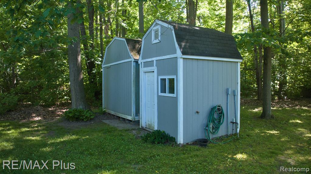 1926 New Rochelle Drive, Lapeer, MI 48446 — Photo 9