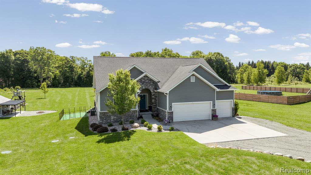 751 Nelson William Drive, Brandon, MI 48462 — Photo 4