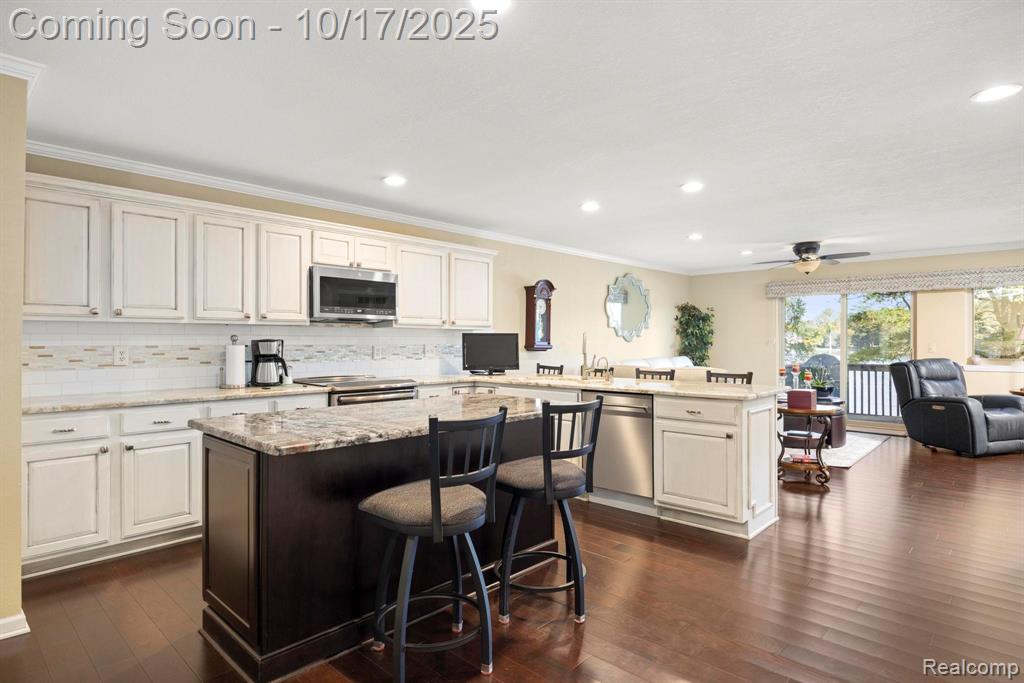 7109 Bluewater Drive, Clarkston, MI 48348 — Photo 4