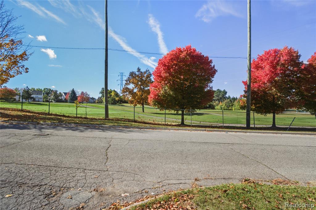 608 Nevada Avenue, Pontiac, MI 48341 — Photo 29