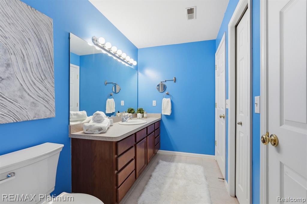 556 Olde English Circle, 94, Howell, MI 48855 — Photo 11