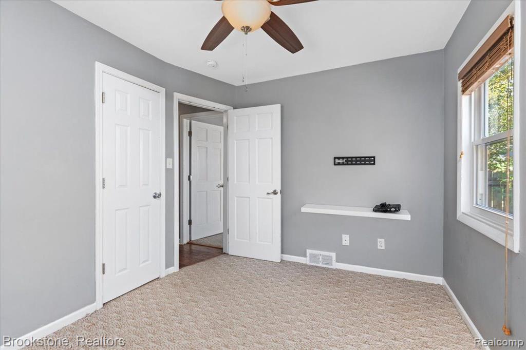516 N EDGEWORTH Avenue, Royal Oak, MI 48067 — Photo 13