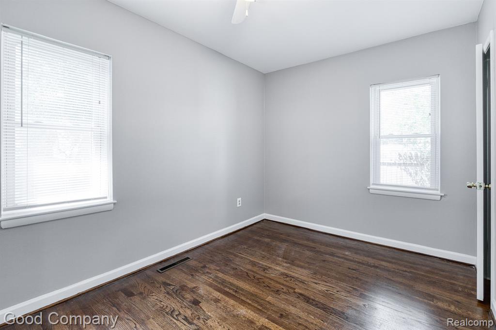 926 MILLARD Avenue, Royal Oak, MI 48073 — Photo 20