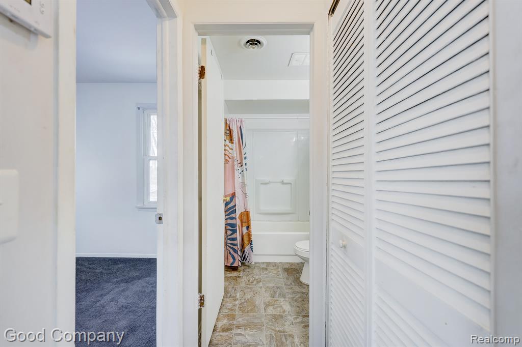 555 E Mahan Avenue, Hazel Park, MI 48030 — Photo 19