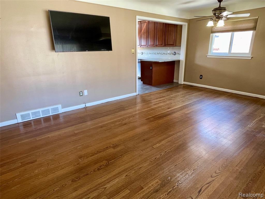 9964 Fox Avenue, Allen Park, MI 48101 — Photo 10