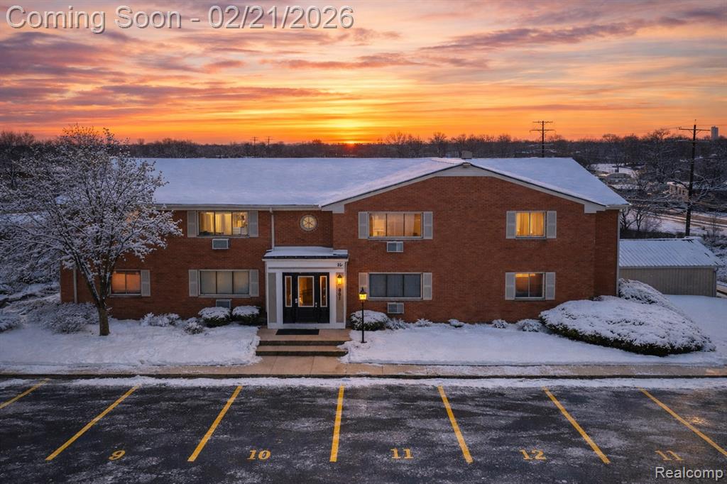 801 Plate Street, 201, Rochester, MI 48307 — front exterior