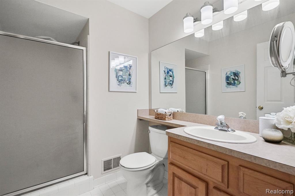 55511 BOARDWALK Drive, Shelby Twp, MI 48316 — Photo 12
