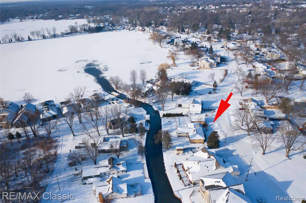 627 Sherbrooke Street, Commerce Twp, MI 48382 — Photo 33