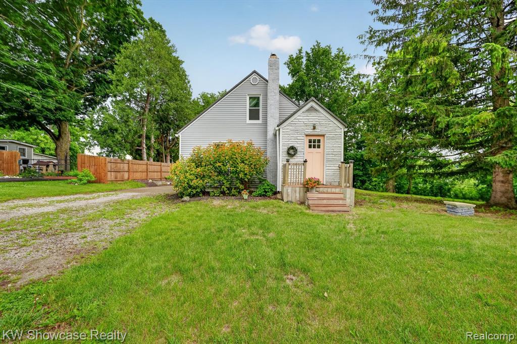407 Broadway, Davisburg, MI 48350 — Photo 3