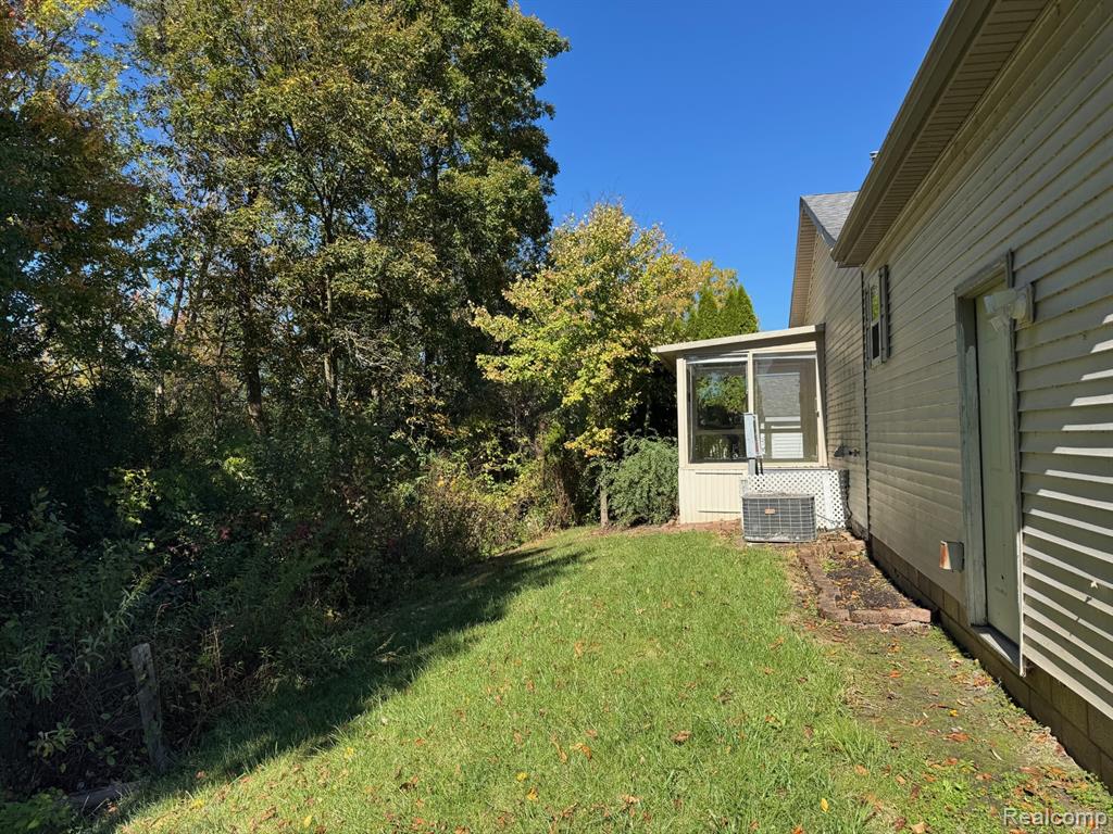 11078 Wood Run Circle, South Lyon, MI 48178 — Photo 28