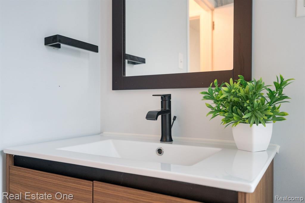 4727 OLIVIA AVENUE, Royal Oak, MI 48073 — Photo 18
