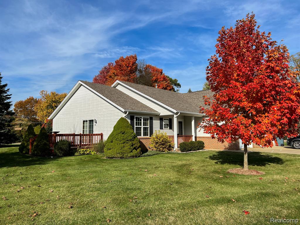 7835 E RIDGE Drive, Almont, MI 48003 — Photo 3