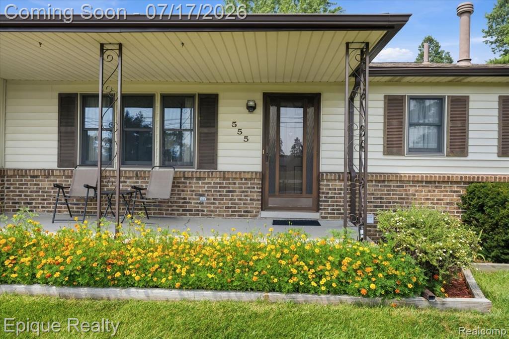 555 E Square Lake Road, Troy, MI 48085 — Photo 7