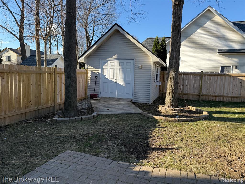 9133 PEMBROOK Drive, Davison, MI 48423 — Photo 45