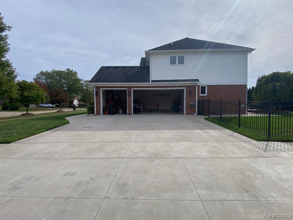 48701 LAFAYETTE Drive, Macomb, MI 48044 — Photo 10