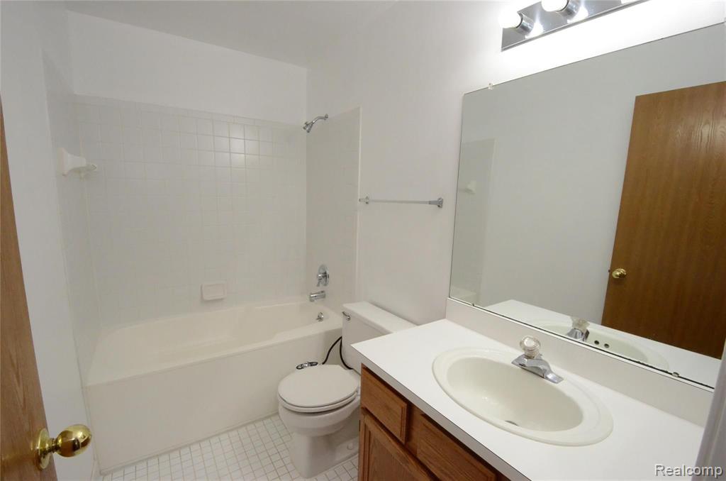 42803 Lilley Pointe Drive, Canton, MI 48187 — Photo 20