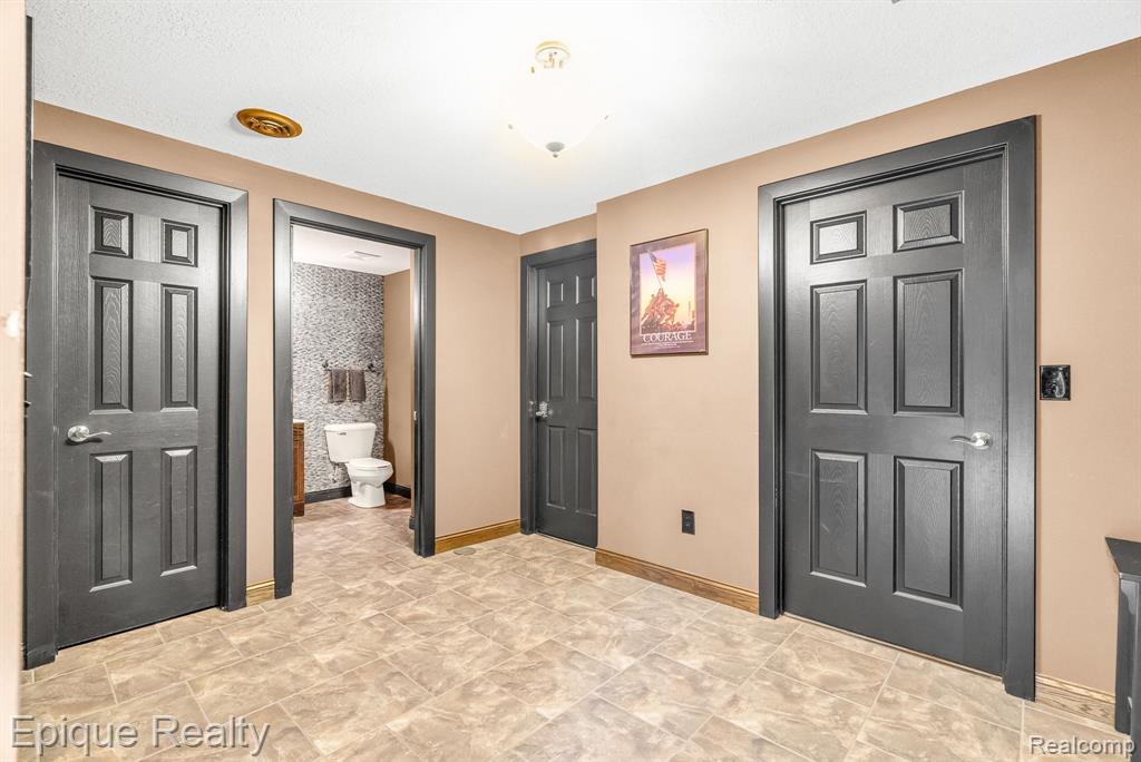 8459 Cranbrook Drive, Grand Blanc, MI 48439 — Photo 68
