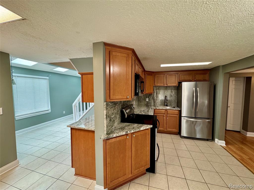 4448 Pleasant Valley Road, Brighton, MI 48114 — Photo 11