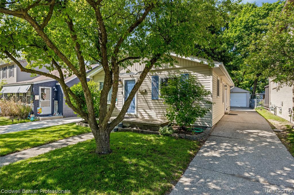 2050 Ridgemont Road, Grosse Pointe Woods, MI 48236 — Photo 21