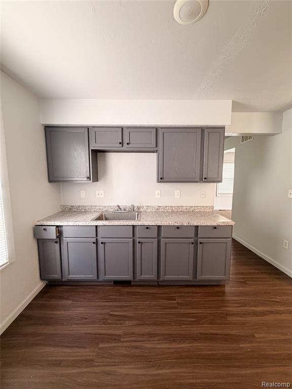 539 Kitchener Street, Detroit, MI 48215 — Photo 5