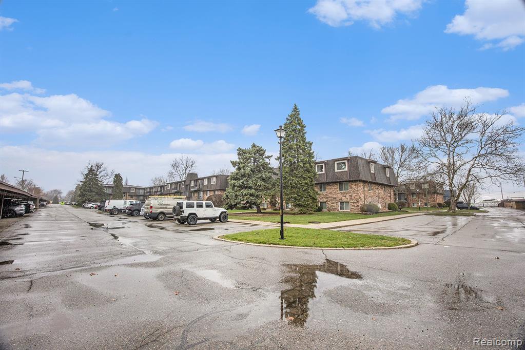406 RIVIERA Drive, Saint Clair Shores, MI 48080 — Photo 19