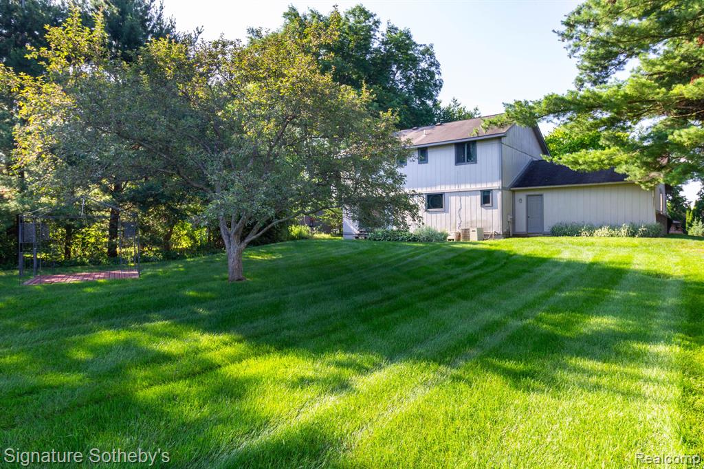 4086 Cherry Garden Drive, Commerce Twp, MI 48382 — Photo 35