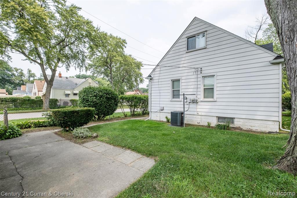 9663 Columbia, Redford, MI 48239 — Photo 47