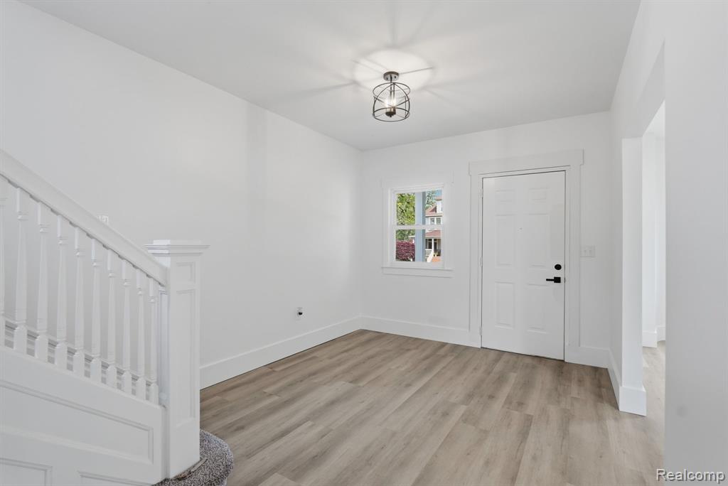 255 Poplar Street, Wyandotte, MI 48192 — Photo 5