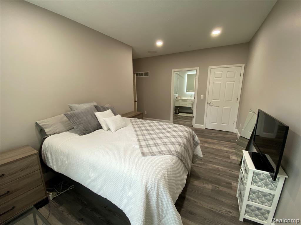 49435 Plymouth Way, Plymouth, MI 48170 — Photo 15