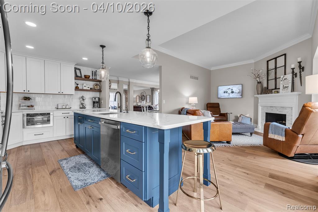 47105 Larchmont Drive, Canton, MI 48187 — Photo 17