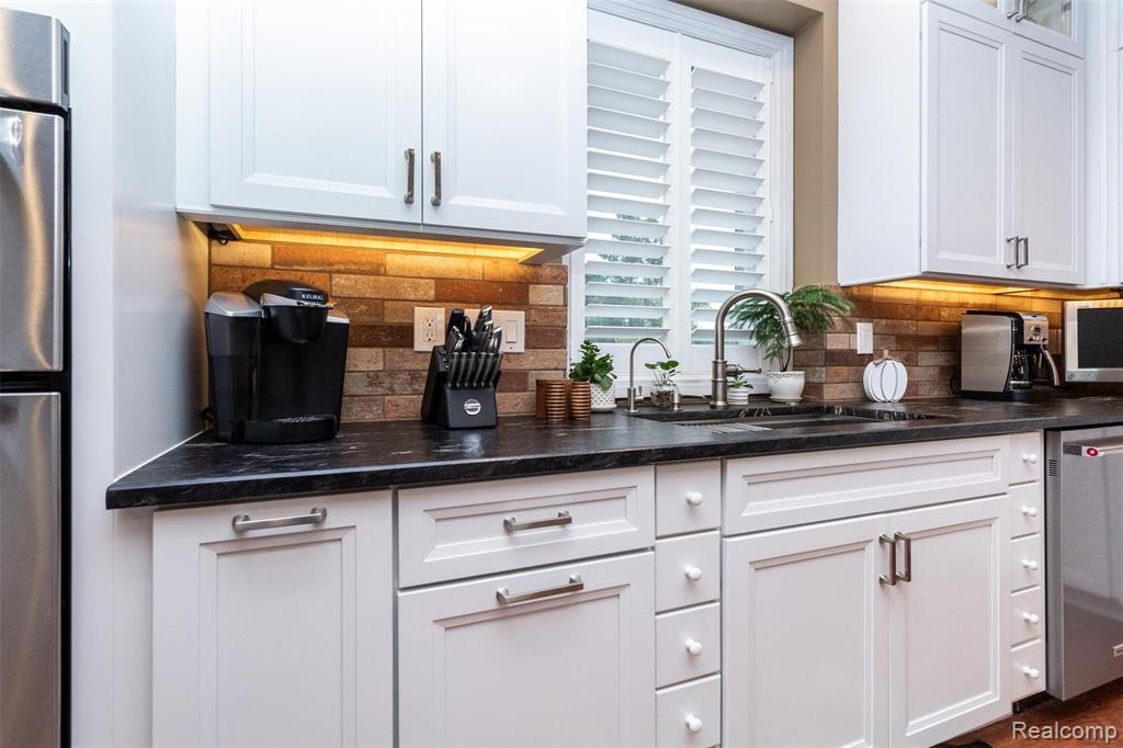 302 Tanview Drive, Oxford, MI, 48371