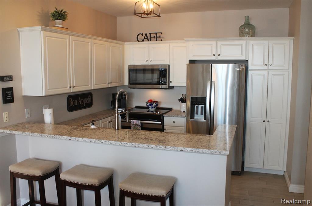 45679 N Stonewood Road, 58, Canton, MI 48187 — Photo 18