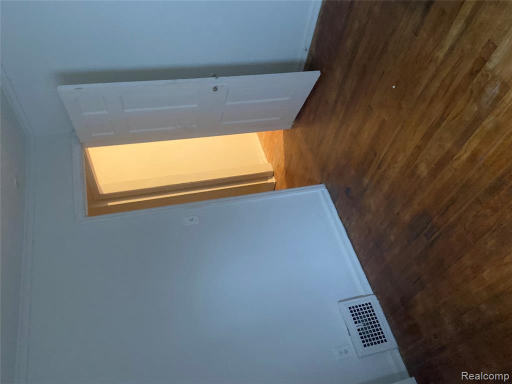 937 Barrie Avenue, Flint, MI 48507 — Photo 9