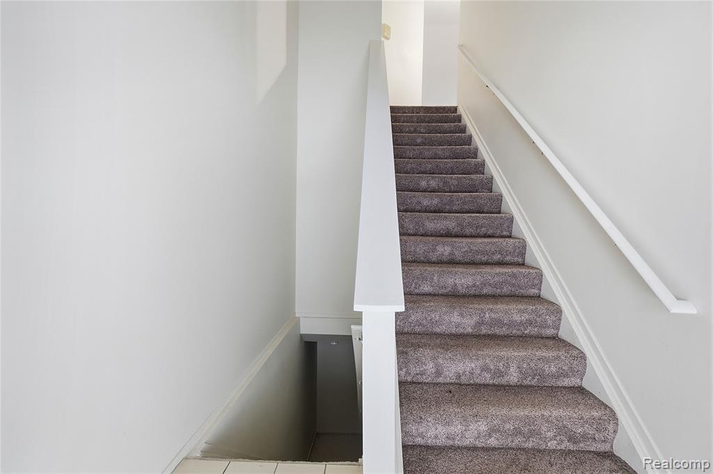 6700 Ridgefield Circle, 201, West Bloomfield, MI — Photo 18