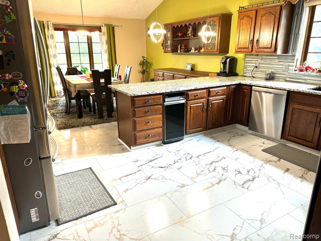 6391 DENTON Drive, Troy, MI 48098 — Photo 3
