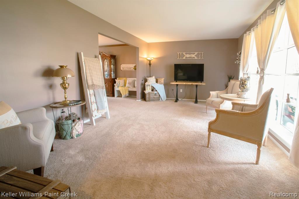 401 PINEHURST Drive, Rochester Hills, MI 48309 — Photo 3