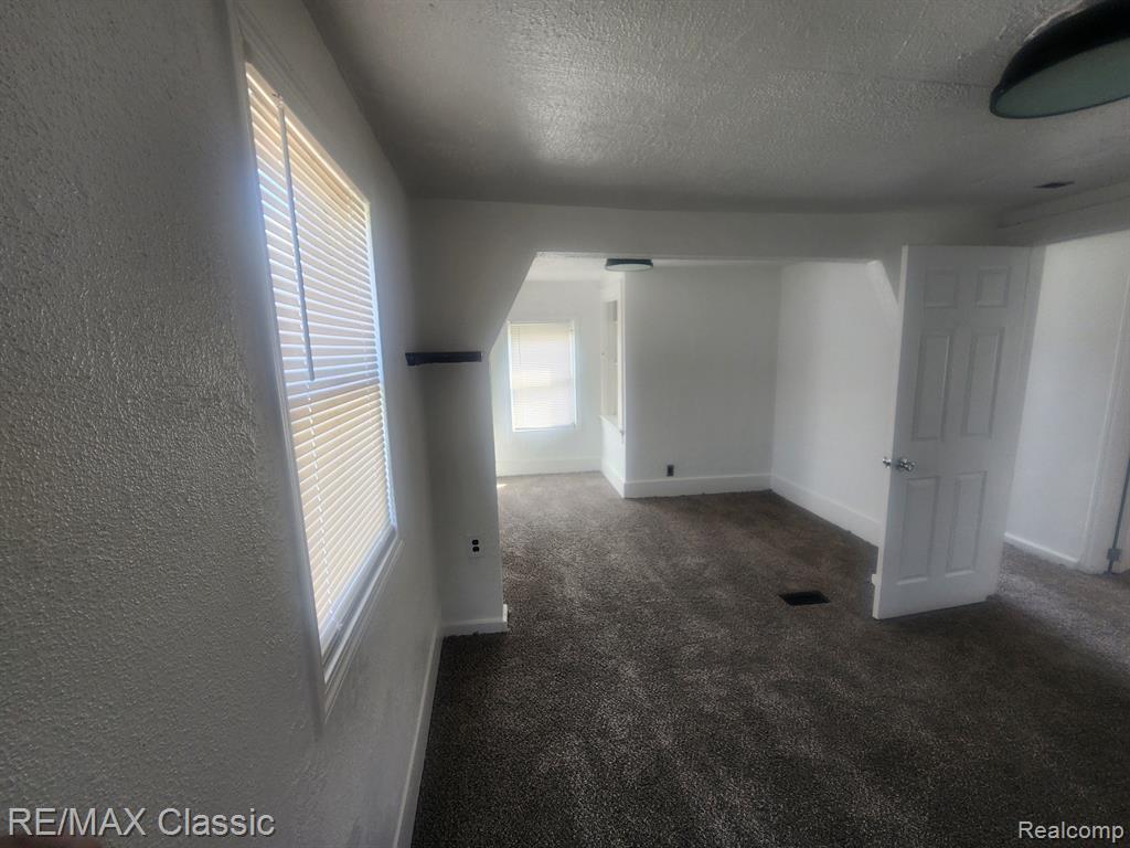 472 S JESSIE Street, Pontiac, MI 48341 — Photo 13