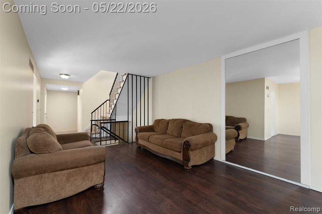 32105 W 12 Mile Road, Farmington, MI 48334 — Photo 8