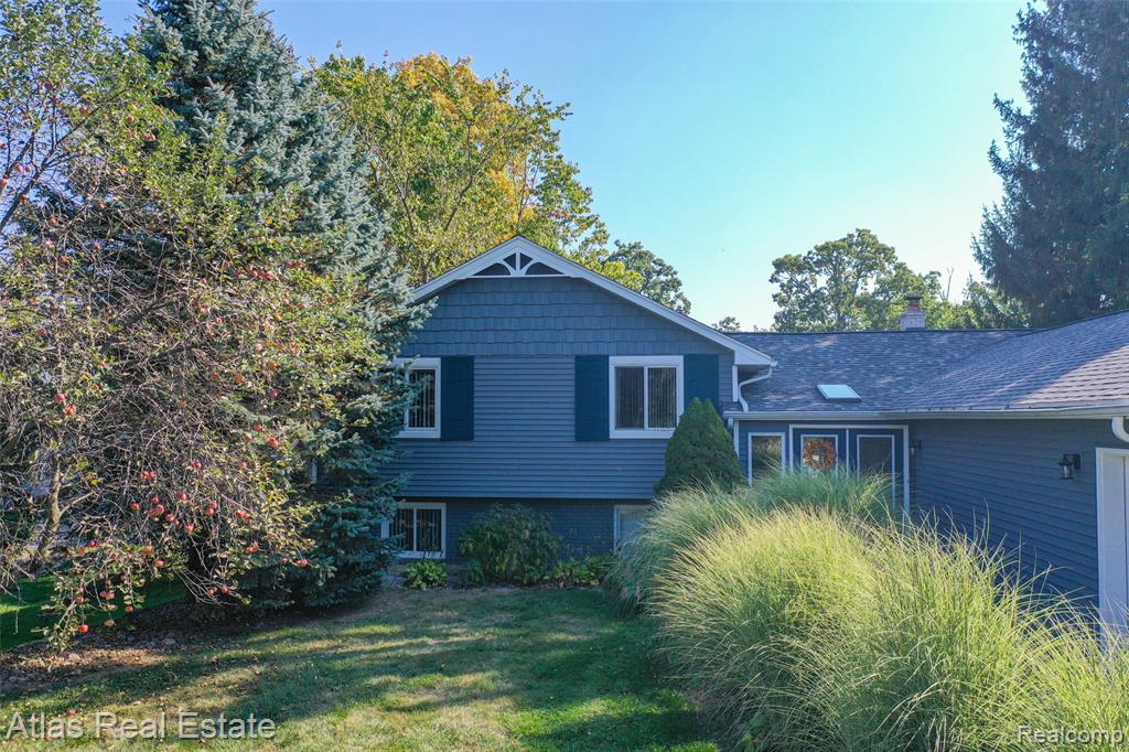 9449 Ridge Road, Goodrich Vlg, MI — Photo 3