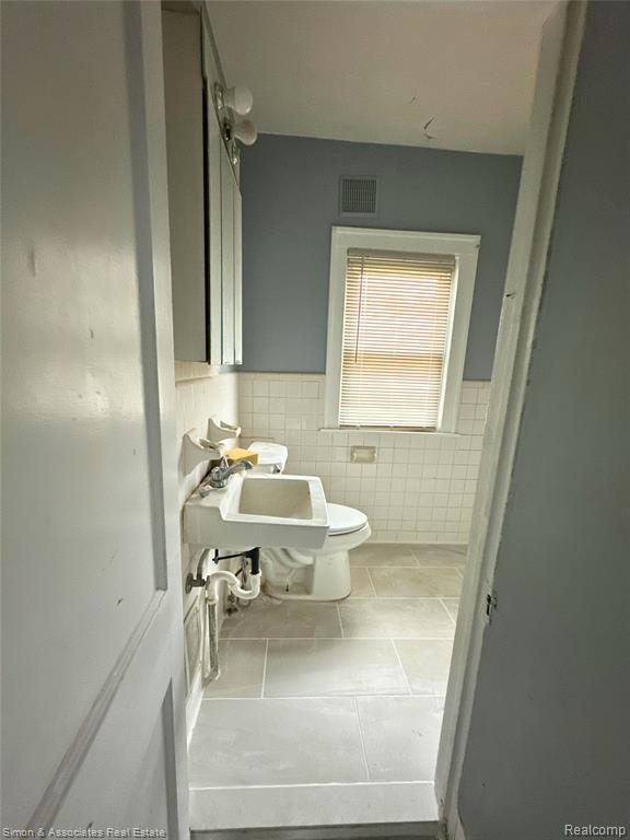 7443 Grandmont Avenue, Detroit, MI 48228 — Photo 10