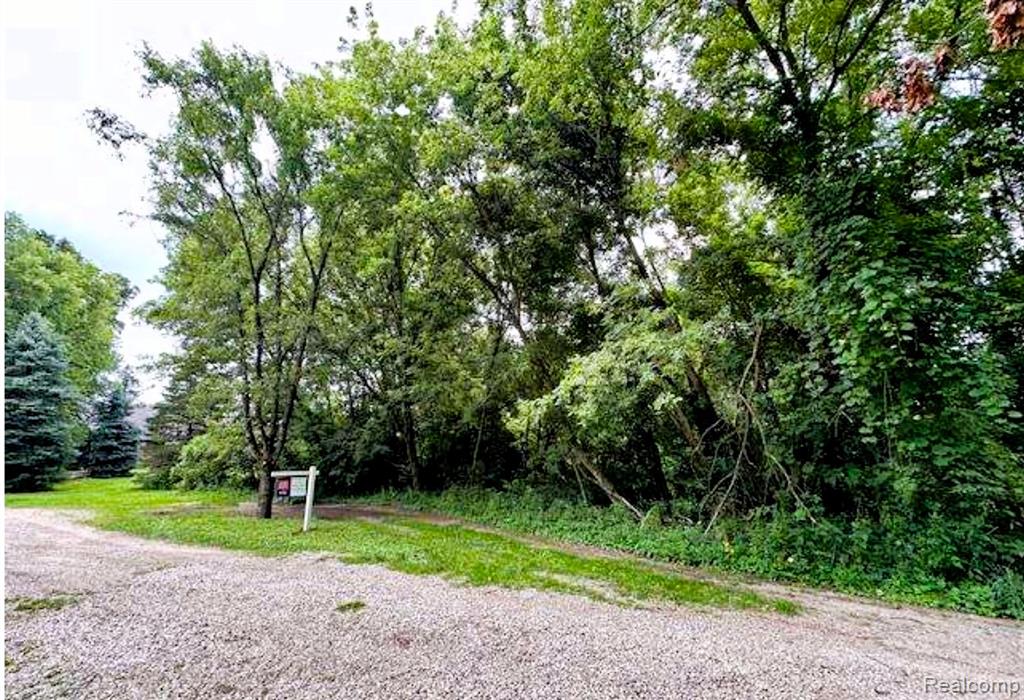 22622 Pine Drive, South Lyon, MI 48178 — Photo 26