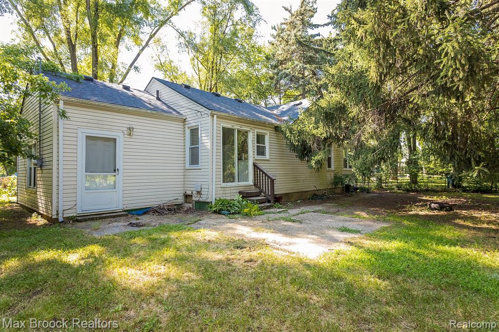 594 ANDRESEN Court, Hazel Park, MI 48030 — Photo 20