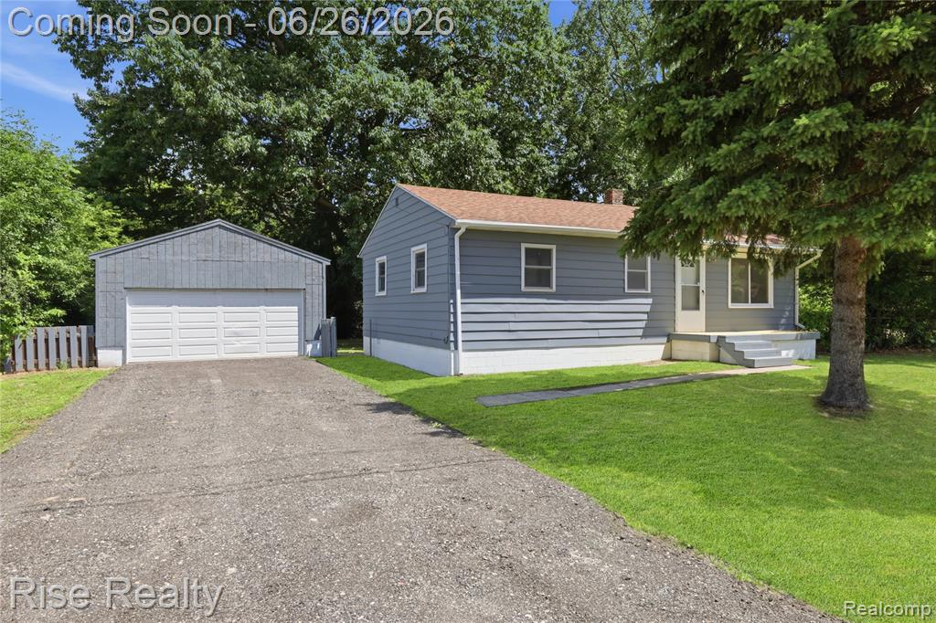 3472 W Gracelawn Avenue, Flint, MI 48504