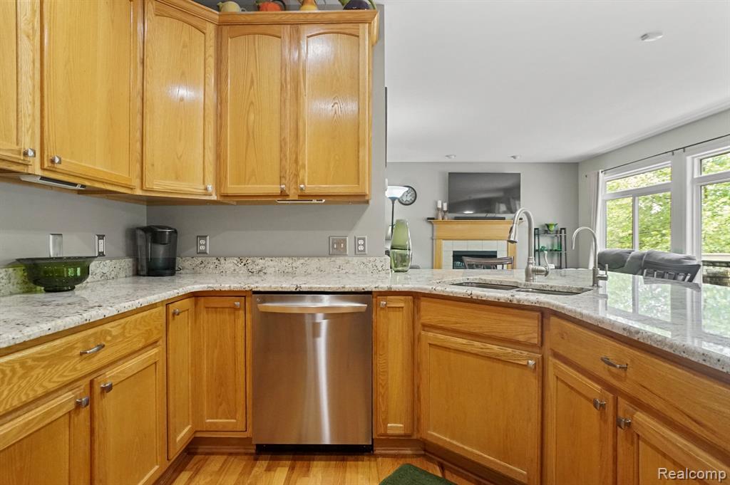 13698 Webbs Shore Drive, Gregory, MI 48137 — Photo 39