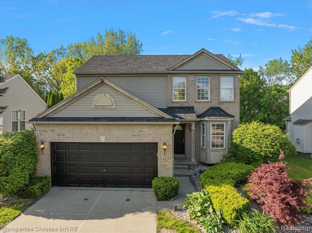 9773 RAVENSHIRE Drive, Ypsilanti, MI 48198 — Photo 2